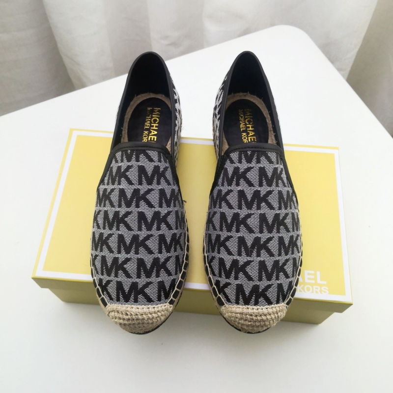 Other flat shoes